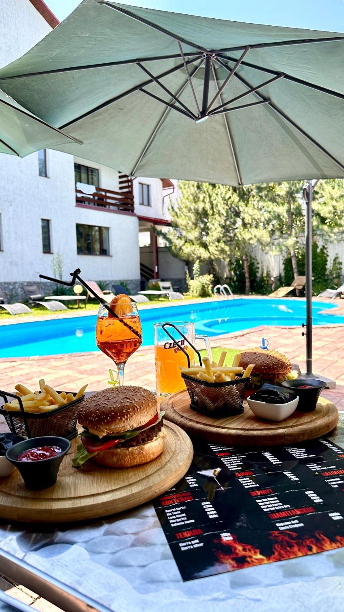 Tian-Shan Hotel Bishkek Exterior photo